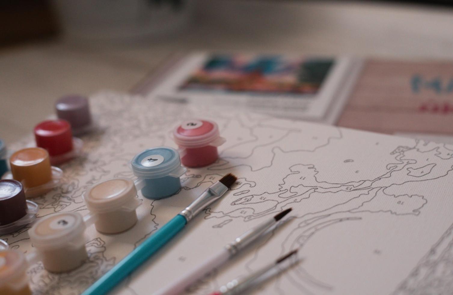 Proceso de observación directa en sesión de dibujo del natural